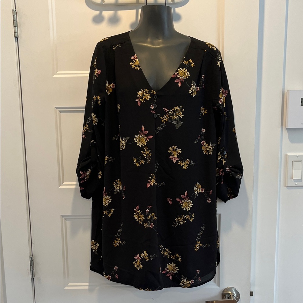 Reitmans Black Floral Blouse